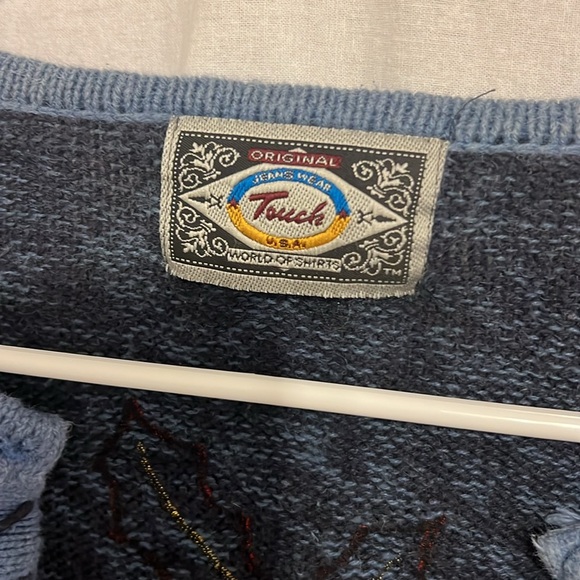 Christmas sweater. Size large. 24 inches in links. 22 inches pit to pit. - Picture 2 of 6